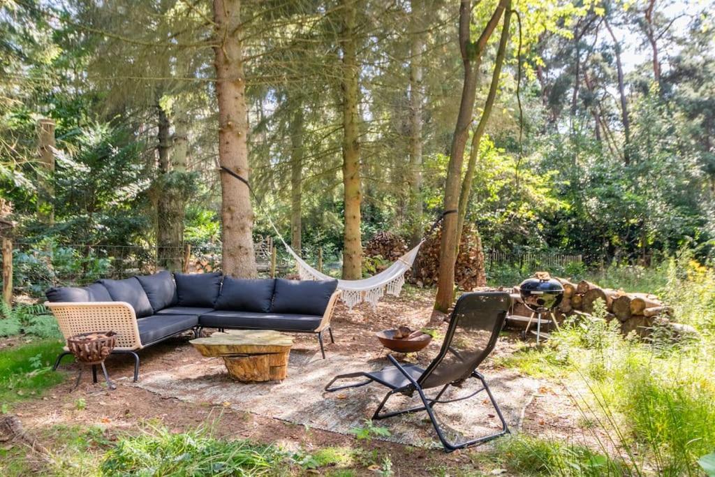 Luxe-Avontuur In Een Romantische Cabin In Het Bos Stekene Exteriér fotografie
